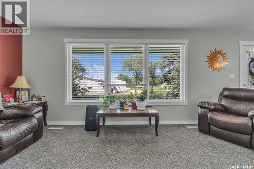 103 1St Street, Limerick, SK - Indoor Photo Showing Living Room