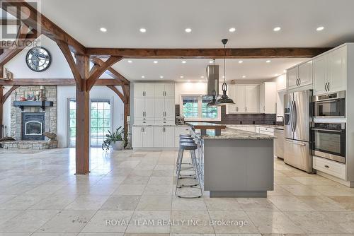 388303 Sideroad 20 Side Road, Mono, ON - Indoor Photo Showing Kitchen With Upgraded Kitchen
