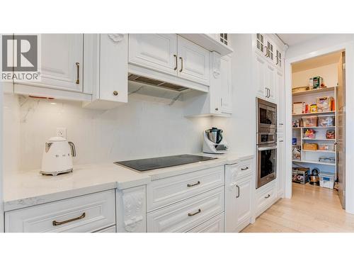 8792 Cortland Place, Coldstream, BC - Indoor Photo Showing Kitchen