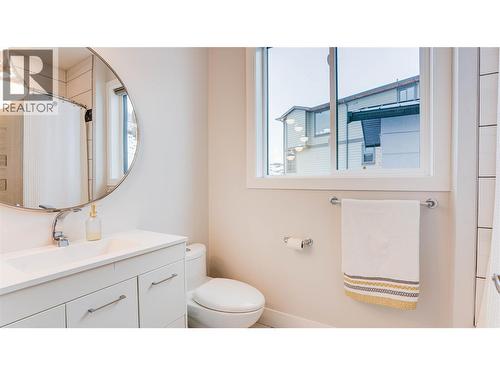 8792 Cortland Place, Coldstream, BC - Indoor Photo Showing Bathroom
