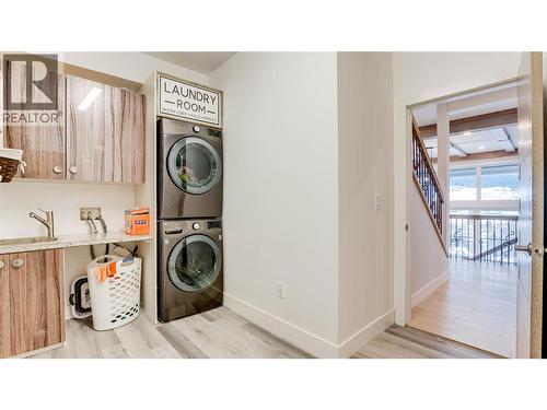 8792 Cortland Place, Coldstream, BC - Indoor Photo Showing Laundry Room