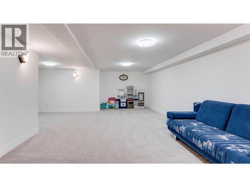 8792 Cortland Place, Coldstream, BC - Indoor