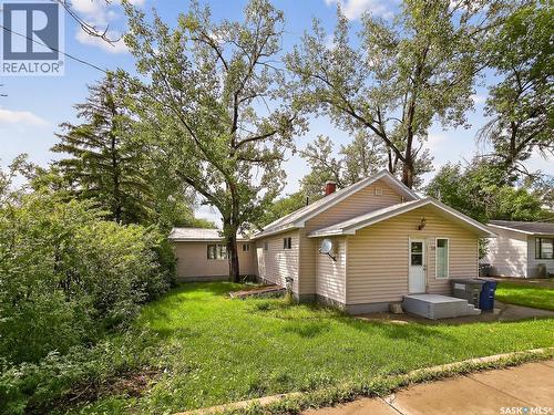510 5Th Street, Chaplin, SK - Outdoor