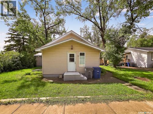 510 5Th Street, Chaplin, SK - Outdoor
