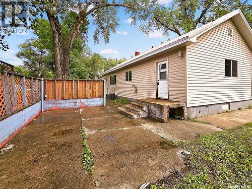 510 5Th Street, Chaplin, SK - Outdoor With Exterior