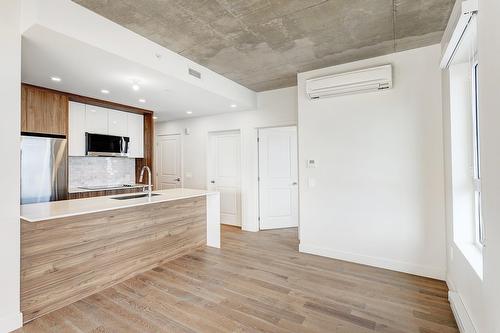 Kitchen - 905-3000 Boul. Thimens, Montréal (Saint-Laurent), QC - Indoor Photo Showing Other Room