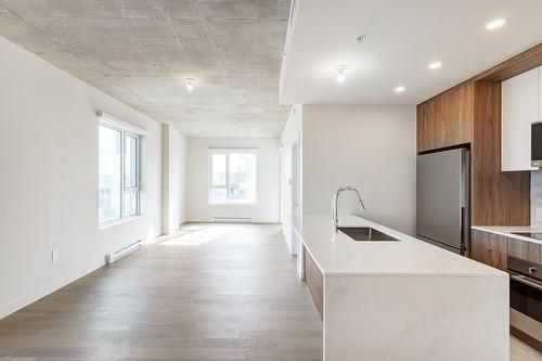 Dining room - 905-3000 Boul. Thimens, Montréal (Saint-Laurent), QC - Indoor Photo Showing Kitchen