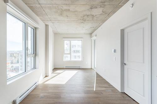 Living room - 905-3000 Boul. Thimens, Montréal (Saint-Laurent), QC - Indoor Photo Showing Other Room