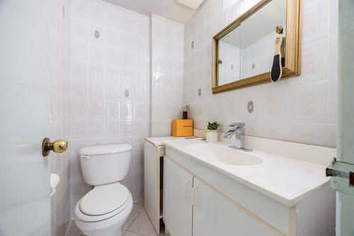 Powder room - 2820  - 2822 Rue Mcwillis, Montréal (Saint-Laurent), QC - Indoor Photo Showing Bathroom