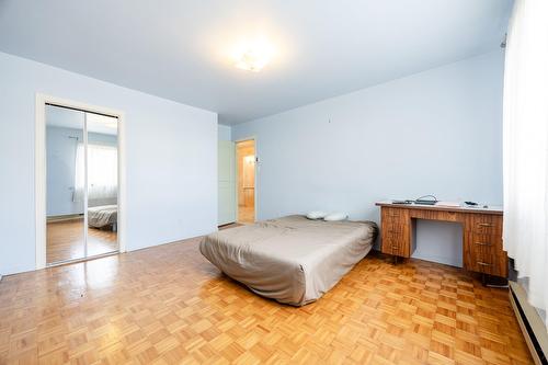 Chambre à coucher - 2820  - 2822 Rue Mcwillis, Montréal (Saint-Laurent), QC - Indoor Photo Showing Bedroom