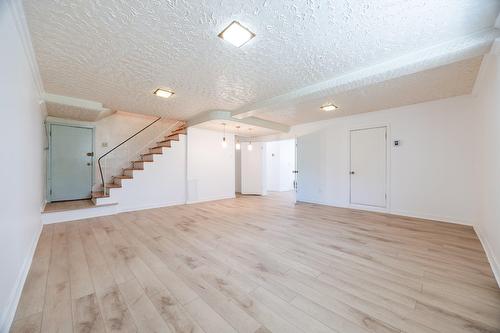 Salle familiale - 2820  - 2822 Rue Mcwillis, Montréal (Saint-Laurent), QC - Indoor Photo Showing Other Room