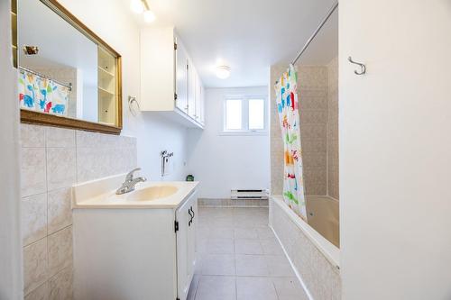 Salle de bains - 2820  - 2822 Rue Mcwillis, Montréal (Saint-Laurent), QC - Indoor Photo Showing Bathroom