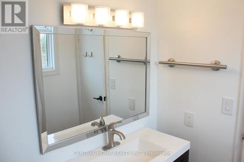 755 Botany Hill Crescent, Newmarket, ON - Indoor Photo Showing Bathroom