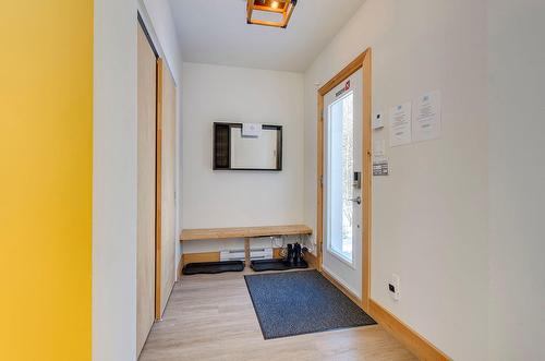 Hall - 265Z  - 267Z Ch. Seigneurial, Sutton, QC - Indoor Photo Showing Other Room