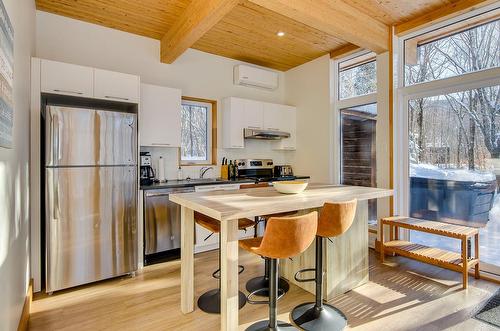Kitchen - 265Z  - 267Z Ch. Seigneurial, Sutton, QC - Indoor Photo Showing Kitchen