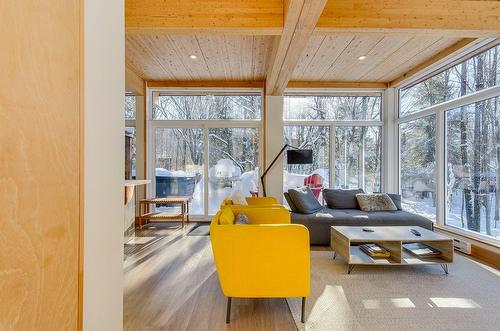 Living room - 265Z  - 267Z Ch. Seigneurial, Sutton, QC - Indoor Photo Showing Other Room