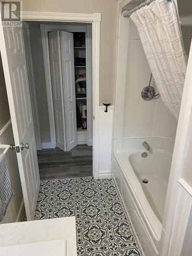 140-142 Main Highway, Whiteway, NL - Indoor Photo Showing Bathroom