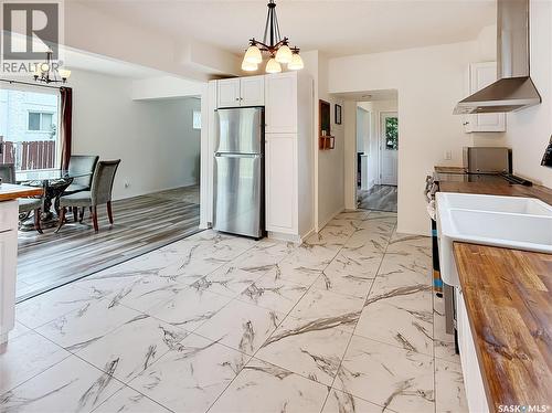 371 6Th Avenue Nw, Swift Current, SK - Indoor