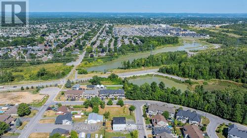 877B Contour Street, Ottawa, ON 