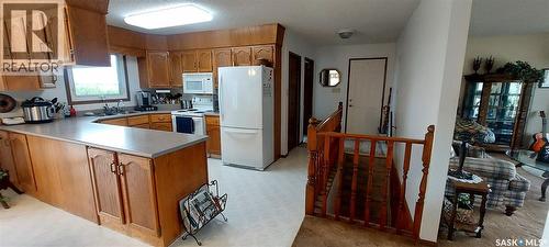 918 Anton Place, Wadena, SK - Indoor Photo Showing Kitchen With Double Sink