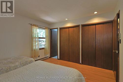 10346 Pines Parkway, Lambton Shores (Grand Bend), ON - Indoor Photo Showing Bedroom