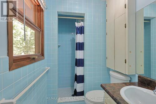 10346 Pines Parkway, Lambton Shores (Grand Bend), ON - Indoor Photo Showing Bathroom