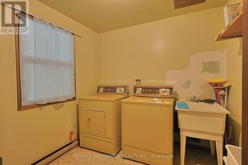 10346 Pines Parkway, Lambton Shores (Grand Bend), ON - Indoor Photo Showing Laundry Room