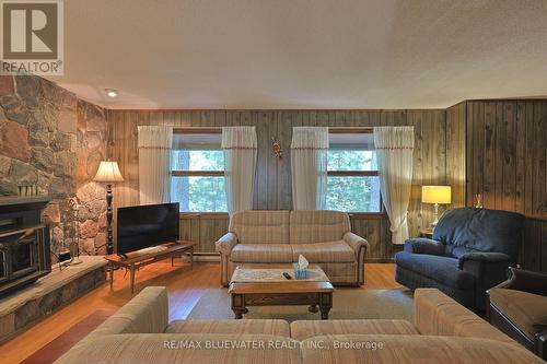 10346 Pines Parkway, Lambton Shores (Grand Bend), ON - Indoor Photo Showing Living Room With Fireplace