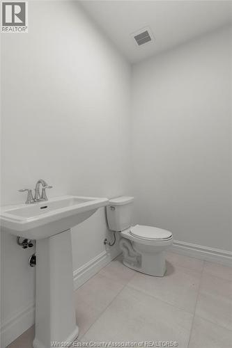 468 Marla Crescent, Lakeshore, ON - Indoor Photo Showing Bathroom