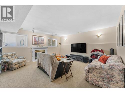 580 Spruceview Place N, Kelowna, BC - Indoor