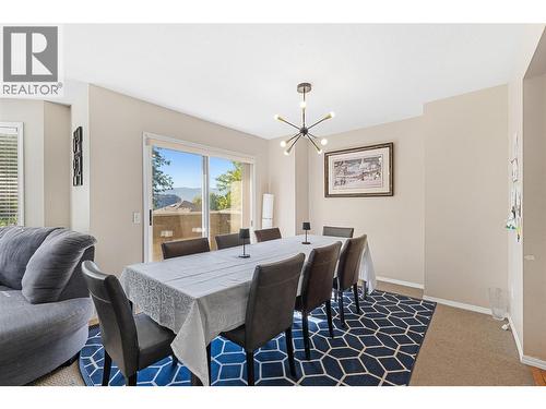 580 Spruceview Place N, Kelowna, BC - Indoor Photo Showing Dining Room