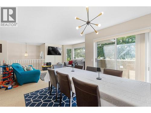 580 Spruceview Place N, Kelowna, BC - Indoor Photo Showing Dining Room