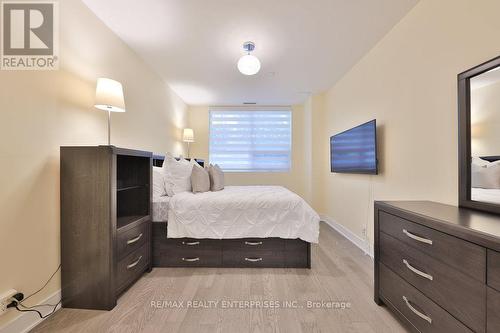 Gr17 - 1575 Lakeshore Road W, Mississauga, ON - Indoor Photo Showing Bedroom