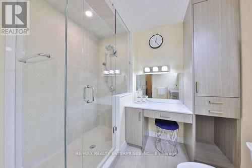 Gr17 - 1575 Lakeshore Road W, Mississauga, ON - Indoor Photo Showing Bathroom