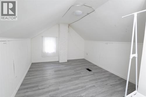 211 Cameron, Windsor, ON - Indoor Photo Showing Other Room