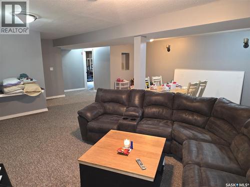 213 9Th Street E, Wynyard, SK - Indoor Photo Showing Living Room