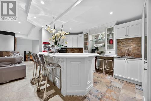108 Kennedy Street W, Aurora, ON - Indoor Photo Showing Kitchen