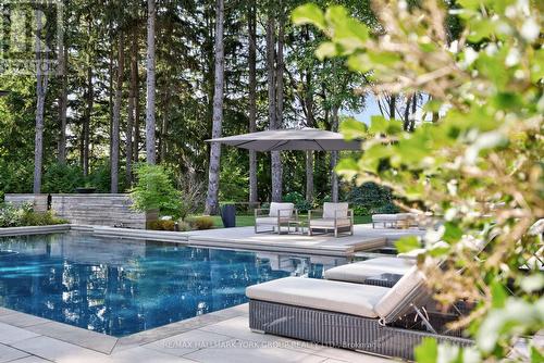 108 Kennedy Street W, Aurora, ON - Outdoor With In Ground Pool