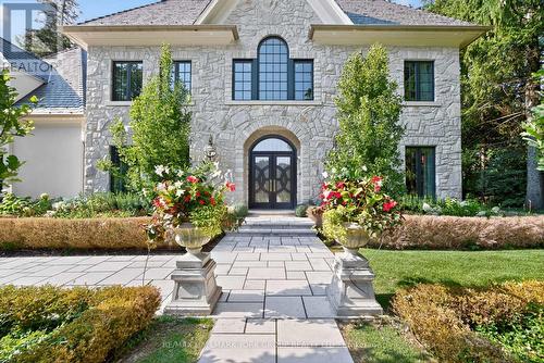 108 Kennedy Street W, Aurora, ON - Outdoor