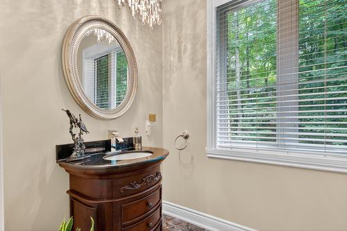 Salle d'eau - 90 Ch. Des Renards, Rigaud, QC - Indoor Photo Showing Bathroom