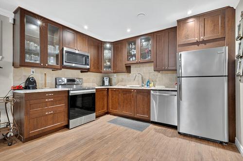 Cuisine - 90 Ch. Des Renards, Rigaud, QC - Indoor Photo Showing Kitchen