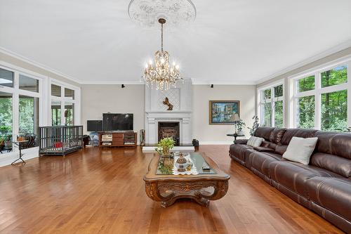 Salon - 90 Ch. Des Renards, Rigaud, QC - Indoor Photo Showing Living Room With Fireplace