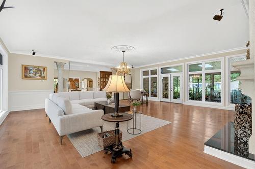 Salon - 90 Ch. Des Renards, Rigaud, QC - Indoor Photo Showing Living Room