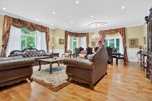 Salon - 90 Ch. Des Renards, Rigaud, QC - Indoor Photo Showing Living Room