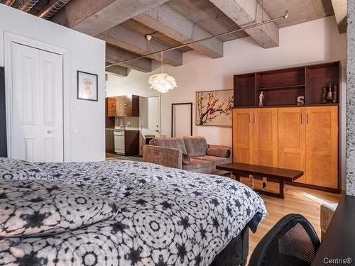 Loft - 419-1200 Rue St-Alexandre, Montréal (Ville-Marie), QC - Indoor Photo Showing Bedroom
