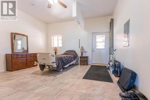24 Shallow Lake Road W, Mattice-Val Cote, ON - Indoor Photo Showing Bedroom