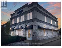 1066 BRANT STREET  Burlington, ON L7R 2J9