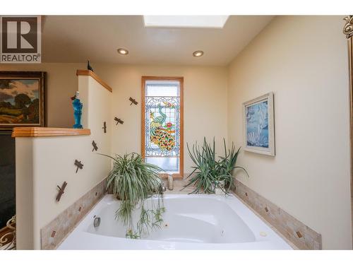 8507 92Nd Avenue, Osoyoos, BC - Indoor Photo Showing Bathroom