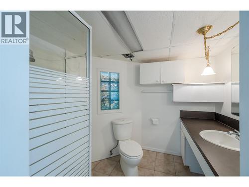 8507 92Nd Avenue, Osoyoos, BC - Indoor Photo Showing Bathroom