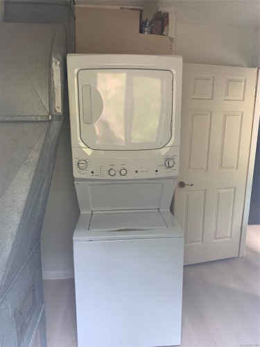 388 Pine St, Nanaimo, BC - Indoor Photo Showing Laundry Room